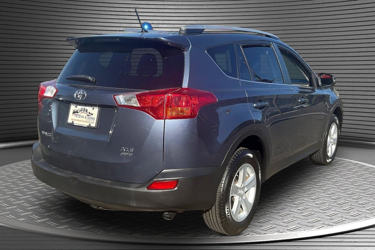 Toyota RAV4 photo 6