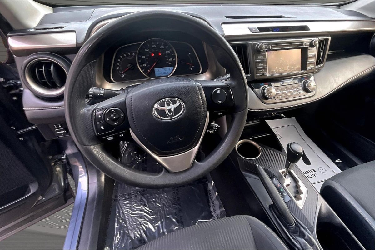 Toyota RAV4 photo 8