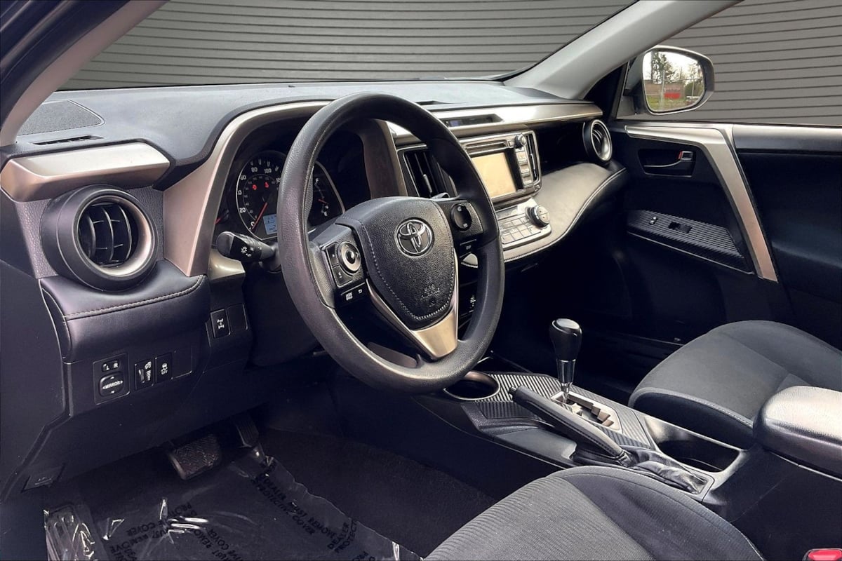 Toyota RAV4 photo 15