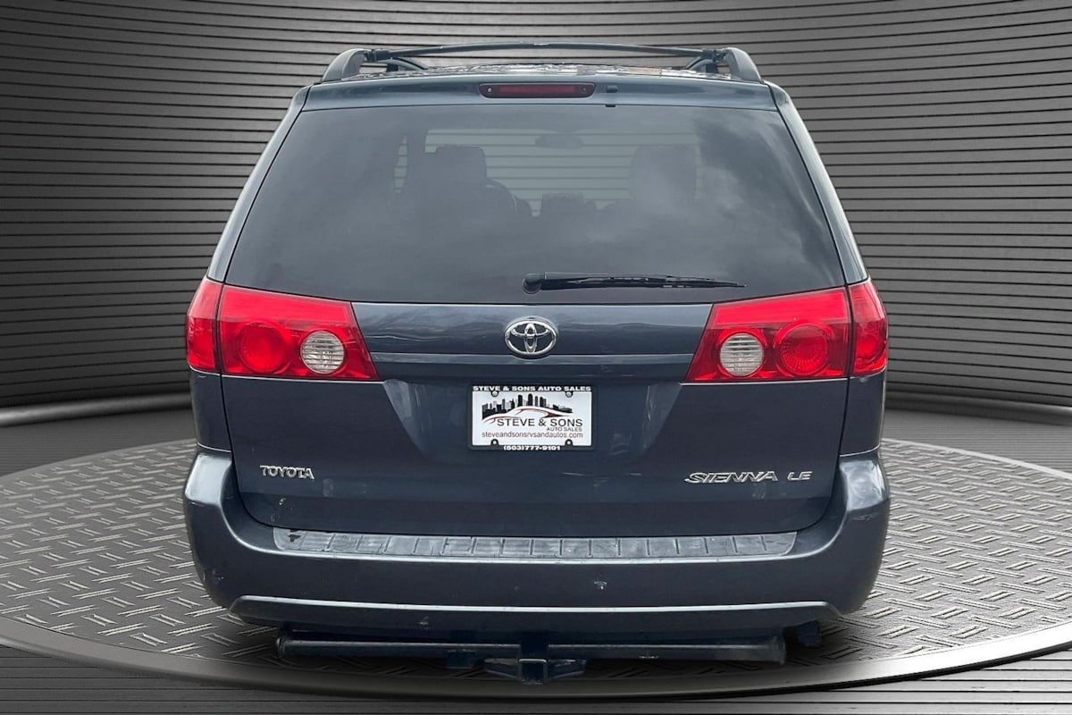 View vehicle photo 5