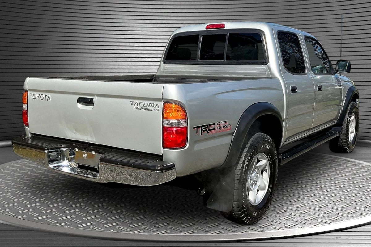 View vehicle photo 6