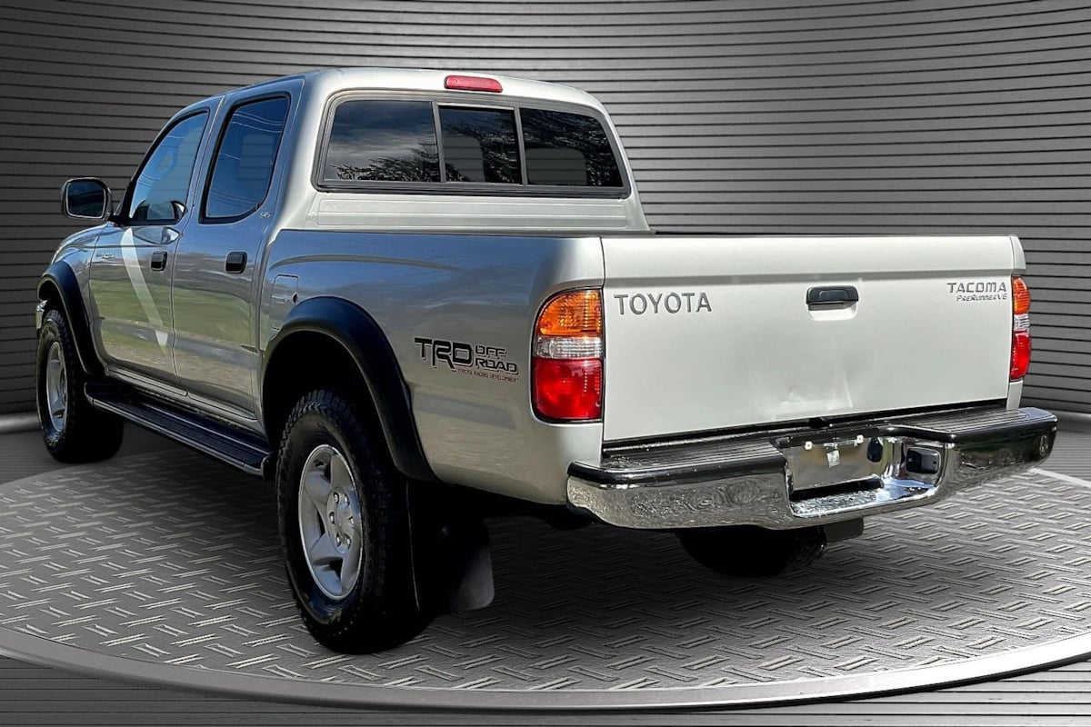 View vehicle photo 4