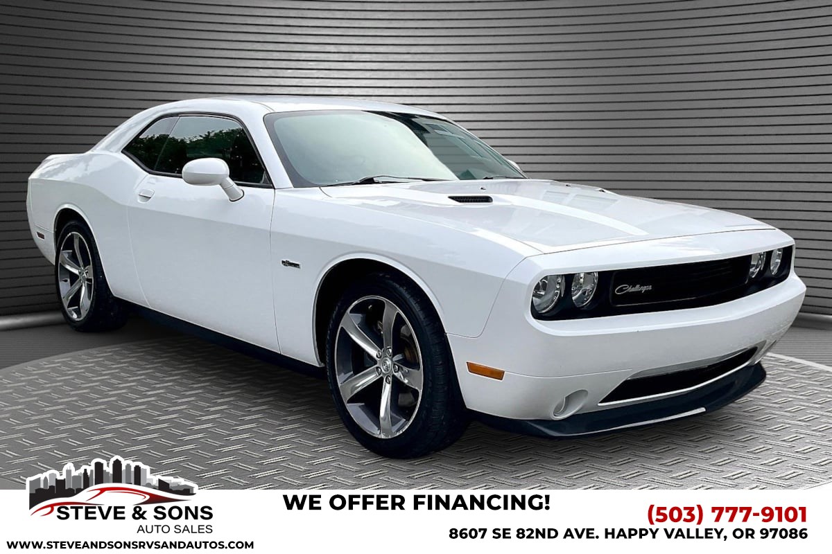 2014 Dodge Challenger SXT Plus's photo