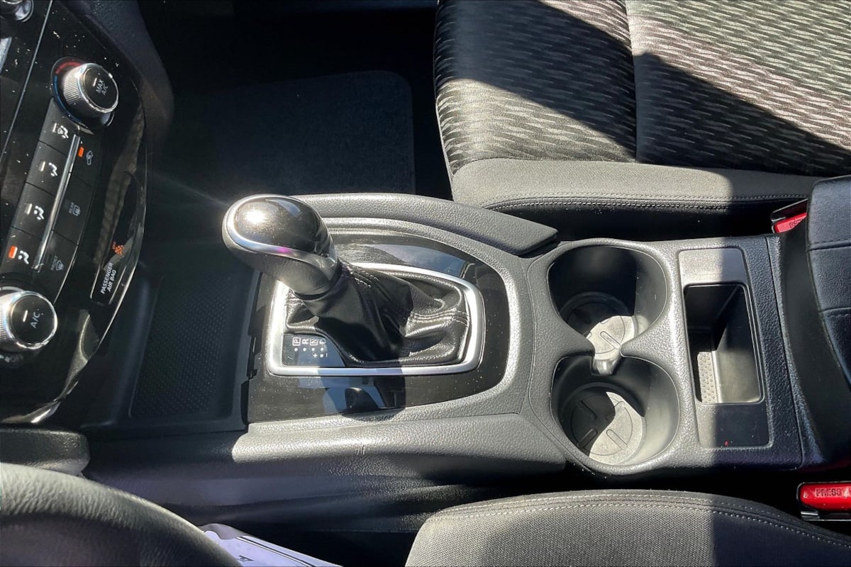 Nissan Rogue photo 17