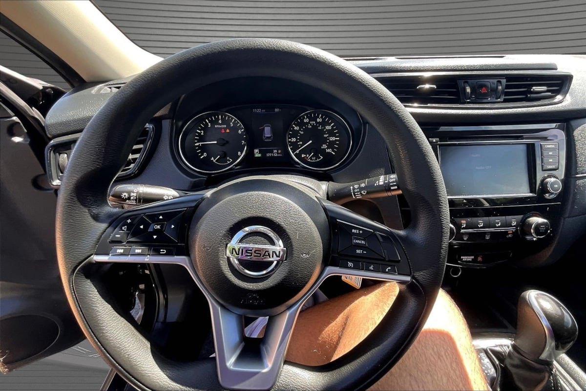 Nissan Rogue photo 8