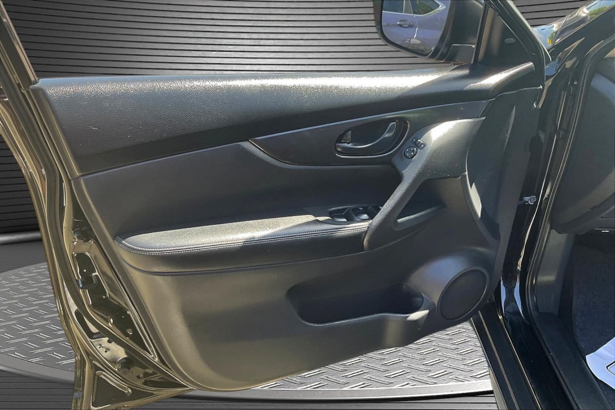 Nissan Rogue photo 19