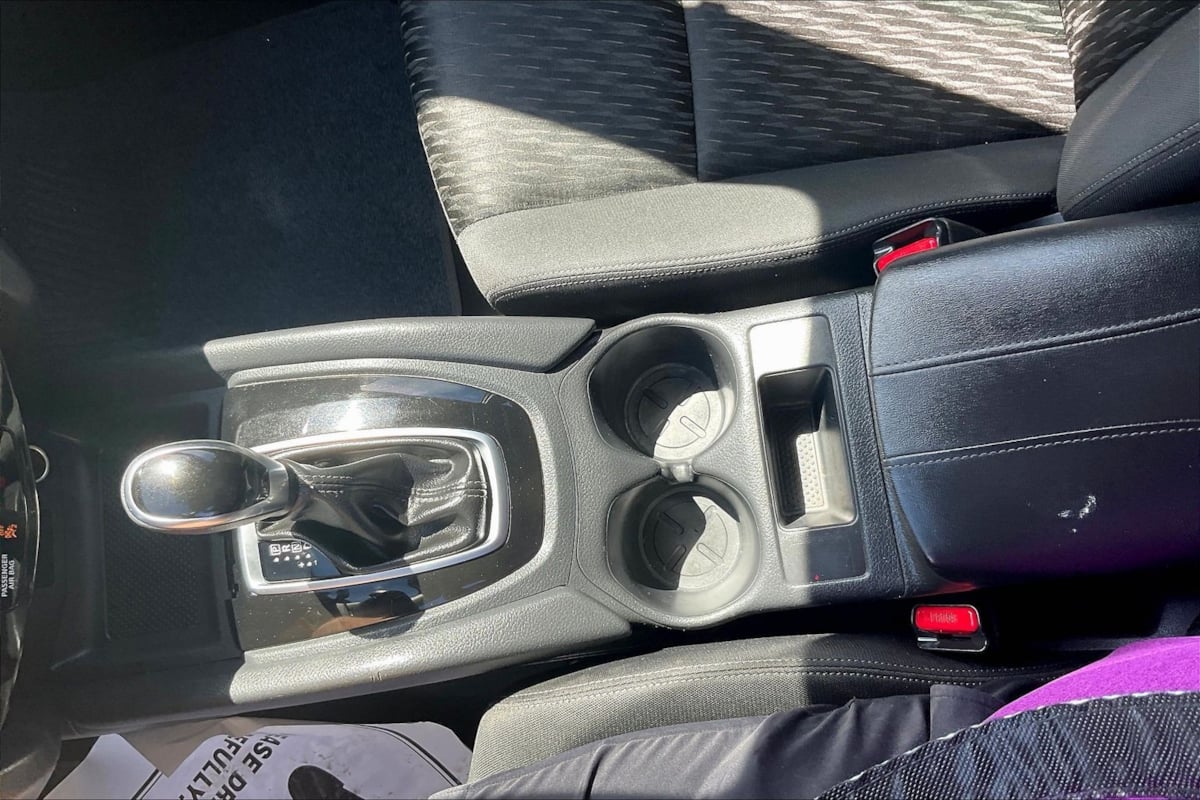 Nissan Rogue photo 10