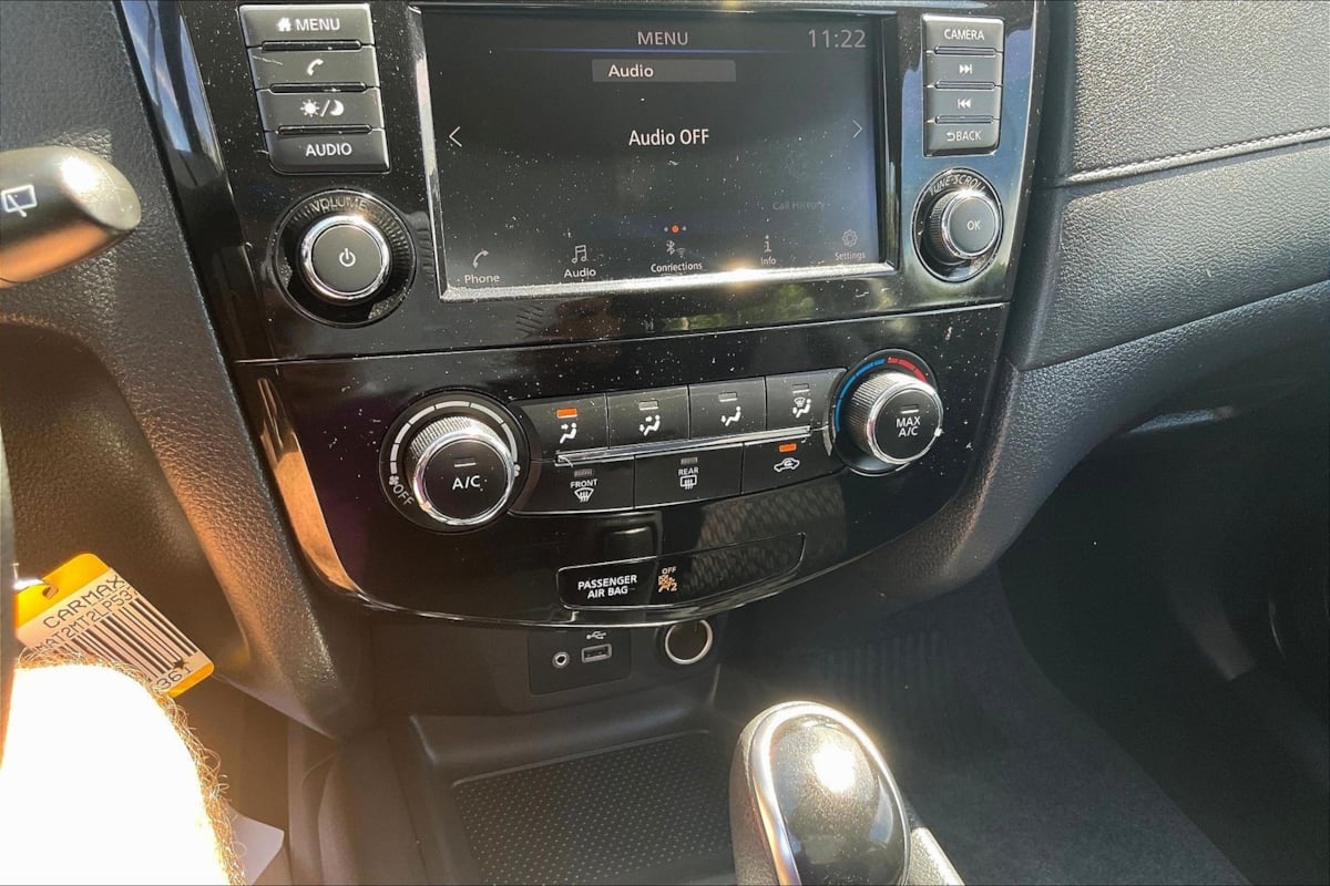 Nissan Rogue photo 15