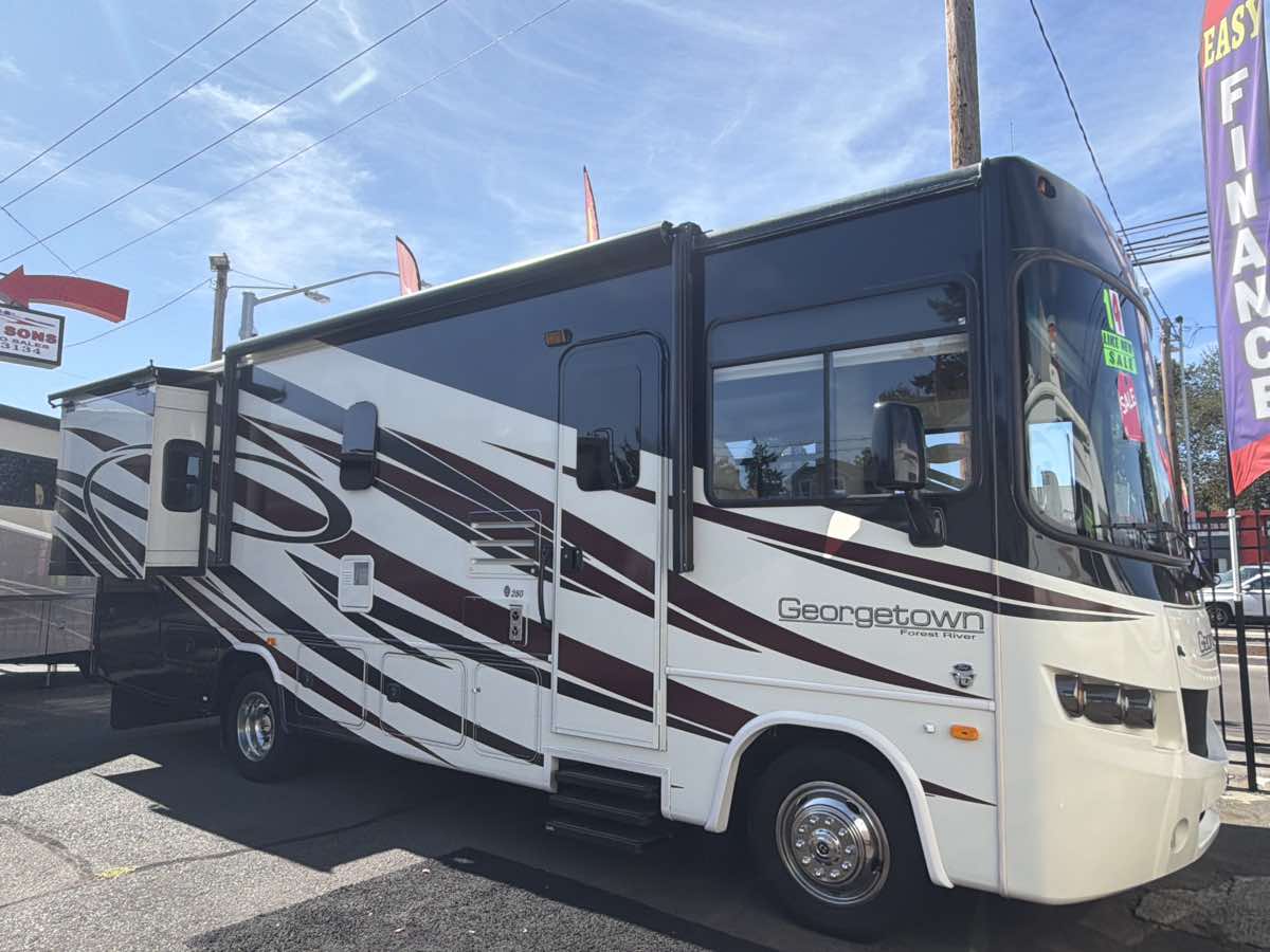 Ford Super Duty F-53 Motorhome photo 2