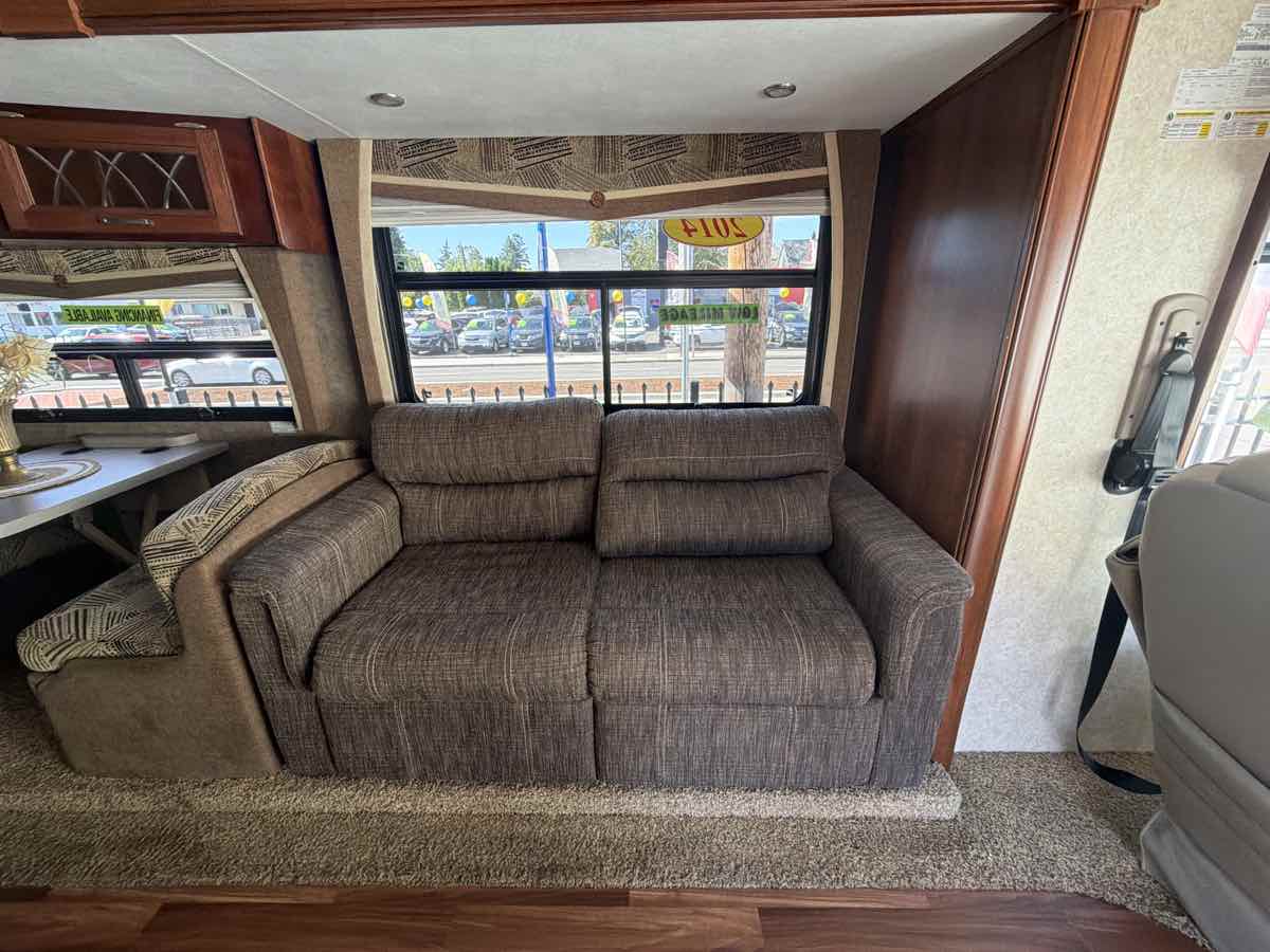 Ford Super Duty F-53 Motorhome photo 16