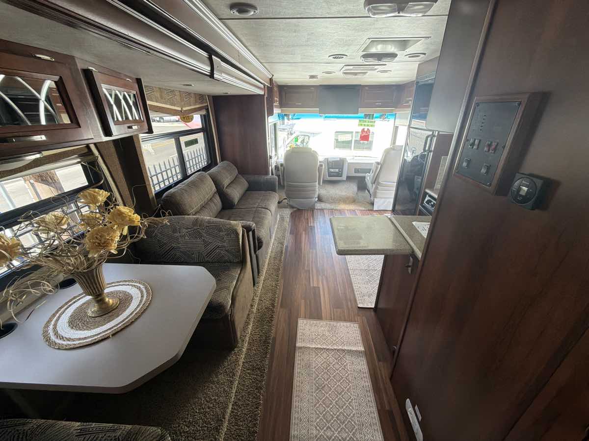 Ford Super Duty F-53 Motorhome photo 18