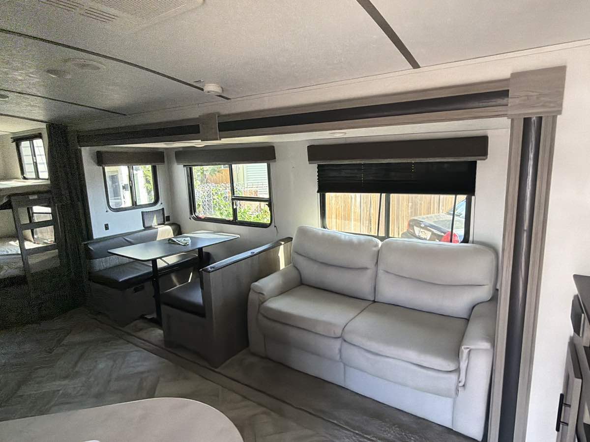Keystone Rv Springdale photo 12