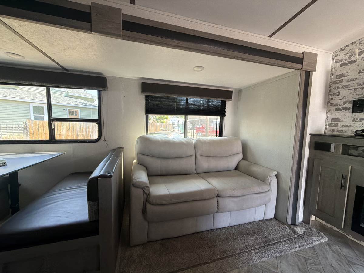 Keystone Rv Springdale photo 19