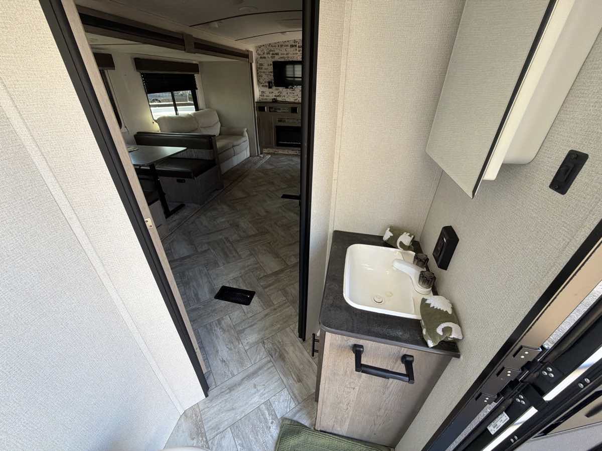 Keystone Rv Springdale photo 31