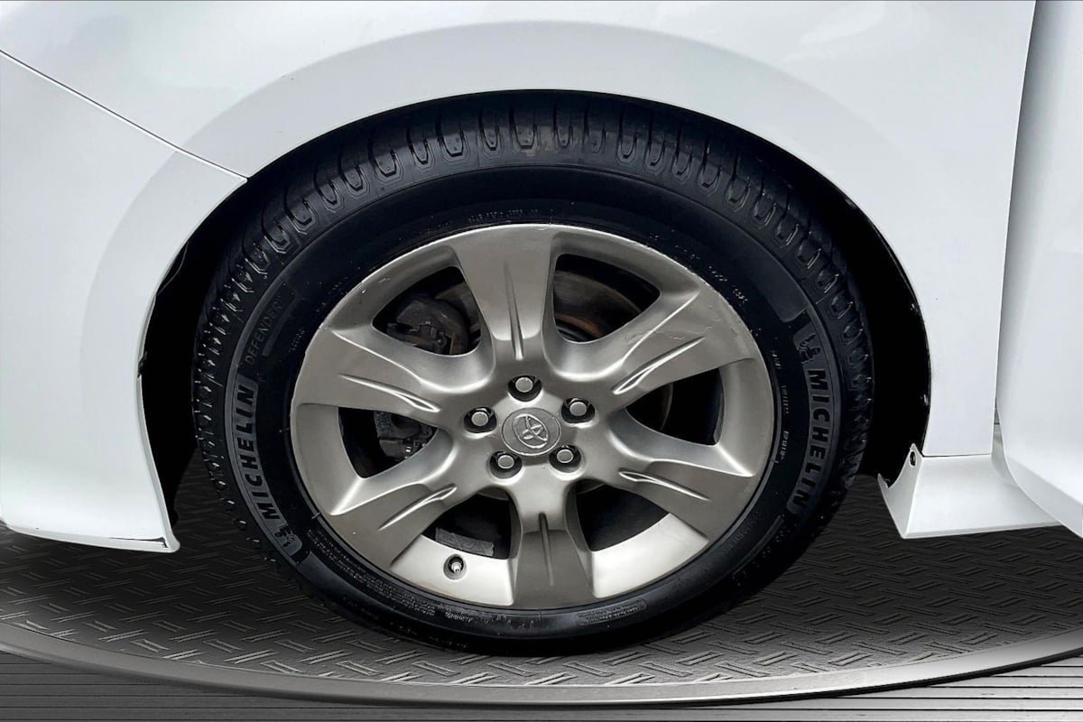 Toyota Sienna photo 32