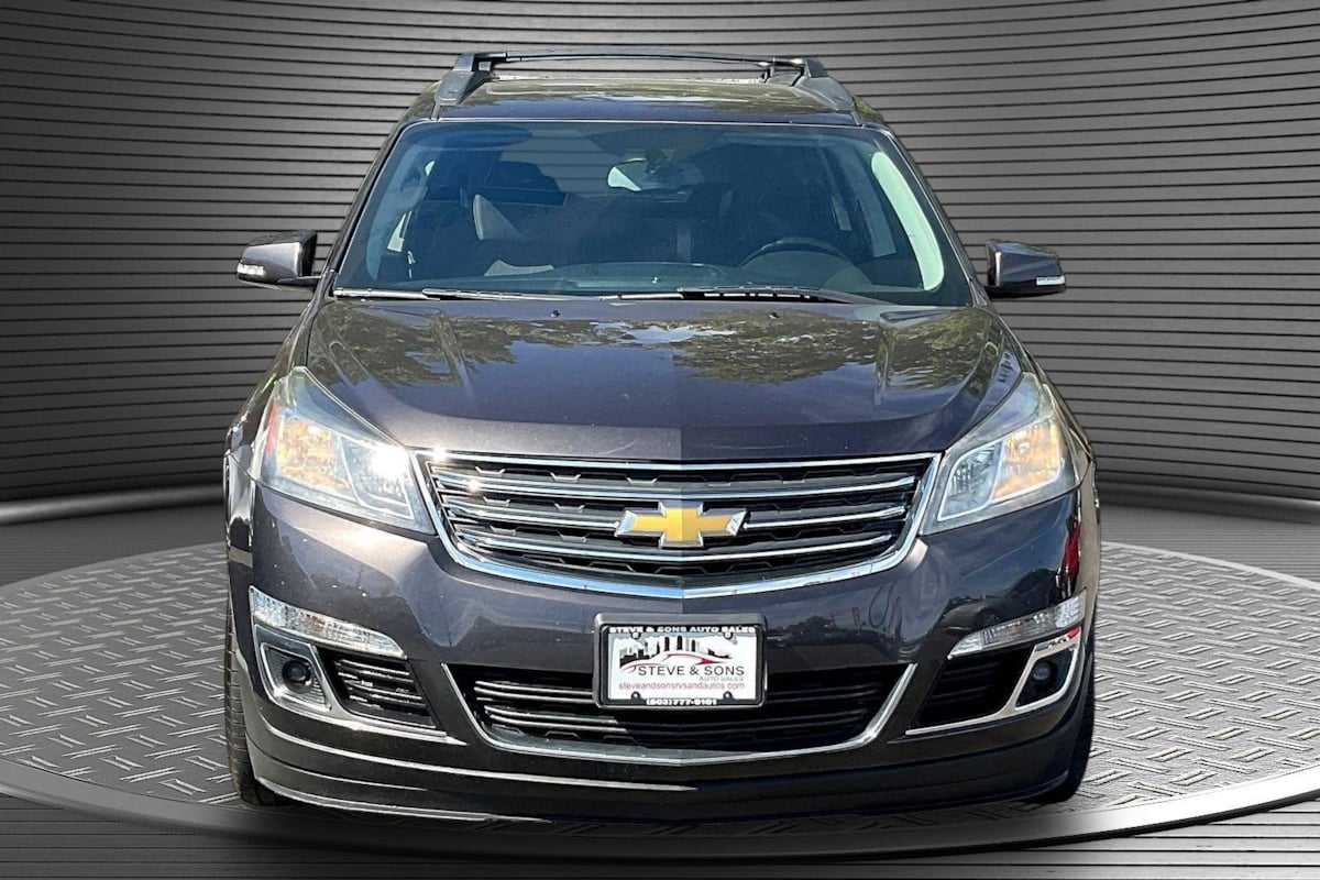 Chevrolet Traverse photo 2