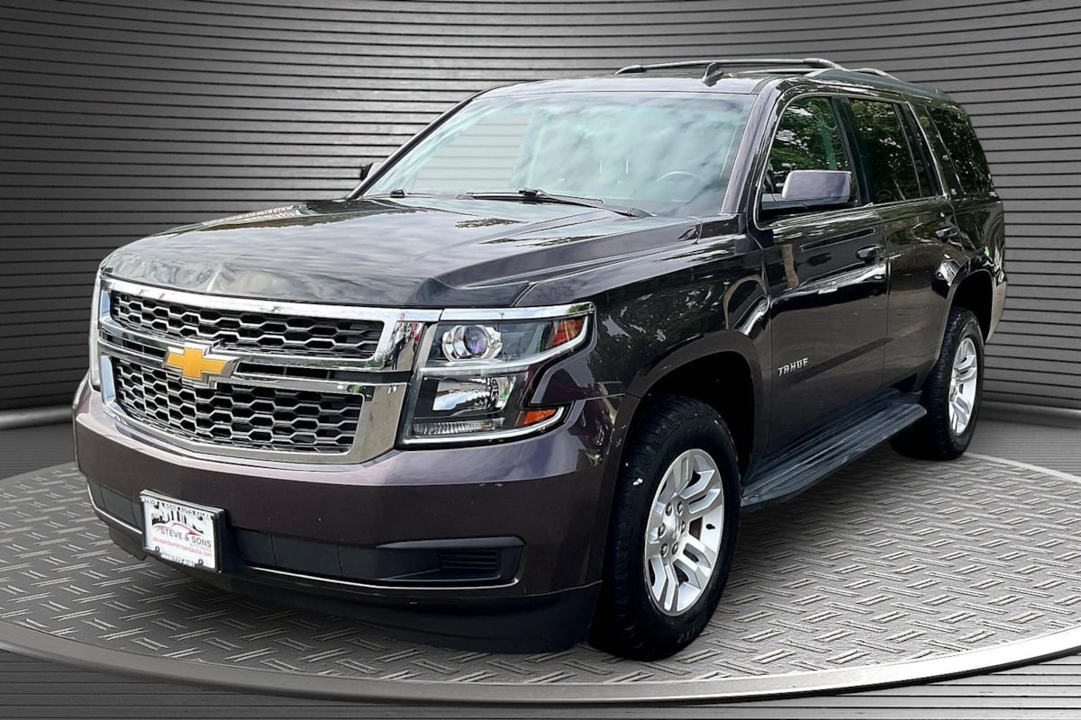 Chevrolet Tahoe photo 3