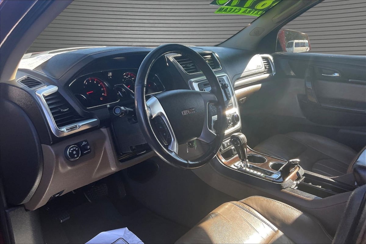 Photo 16 of this GMC Acadia