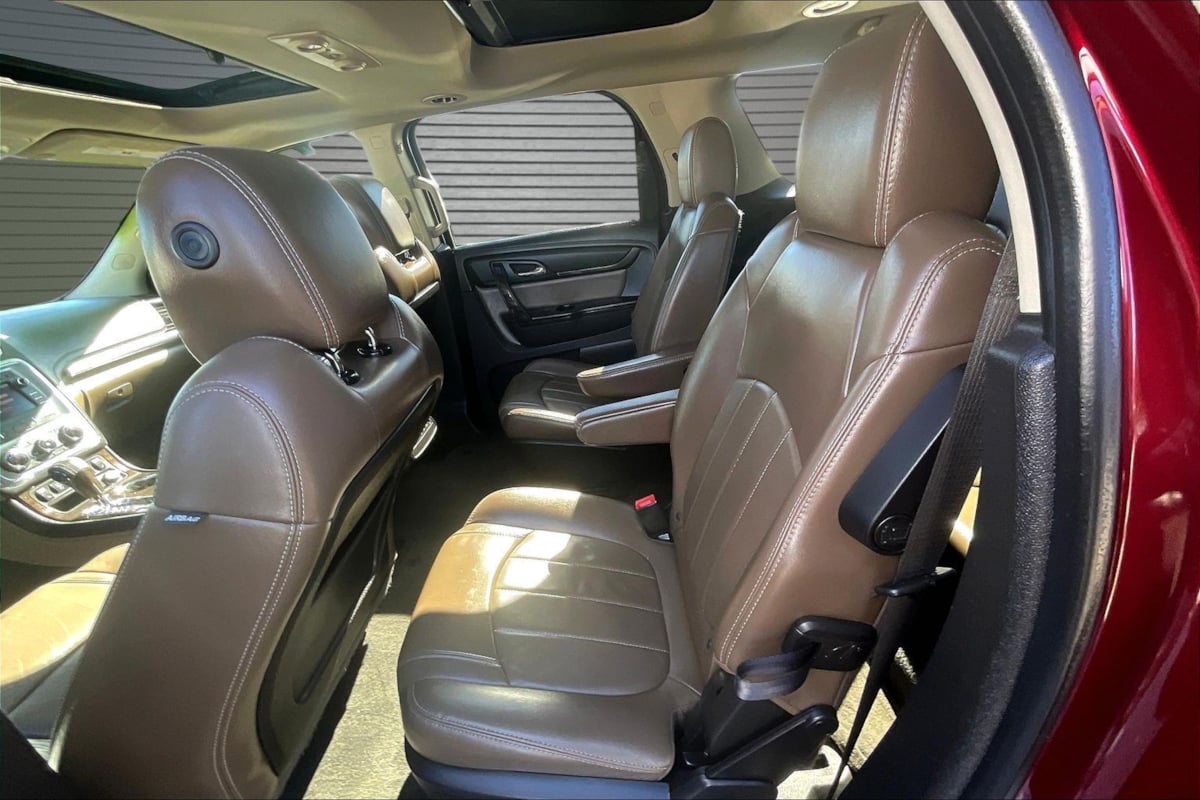 Photo 20 of this GMC Acadia