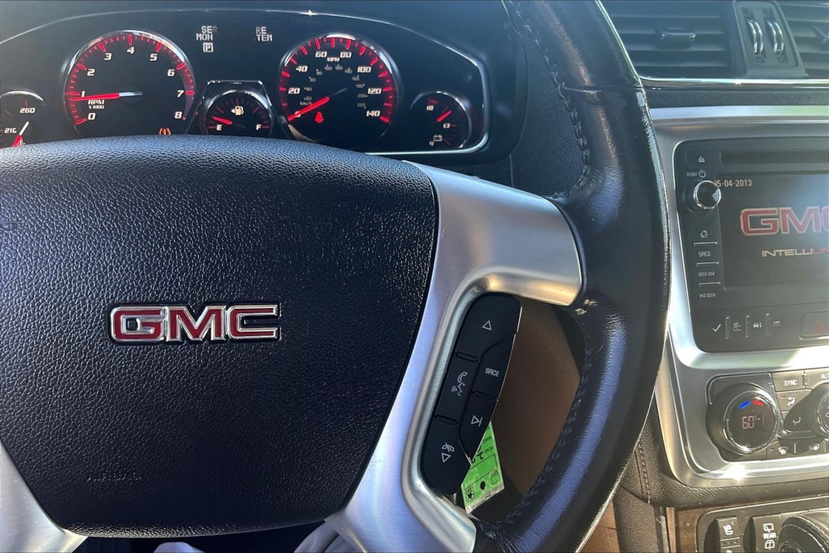Photo 12 of this GMC Acadia