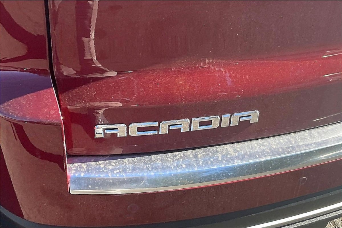 Photo 22 of this GMC Acadia