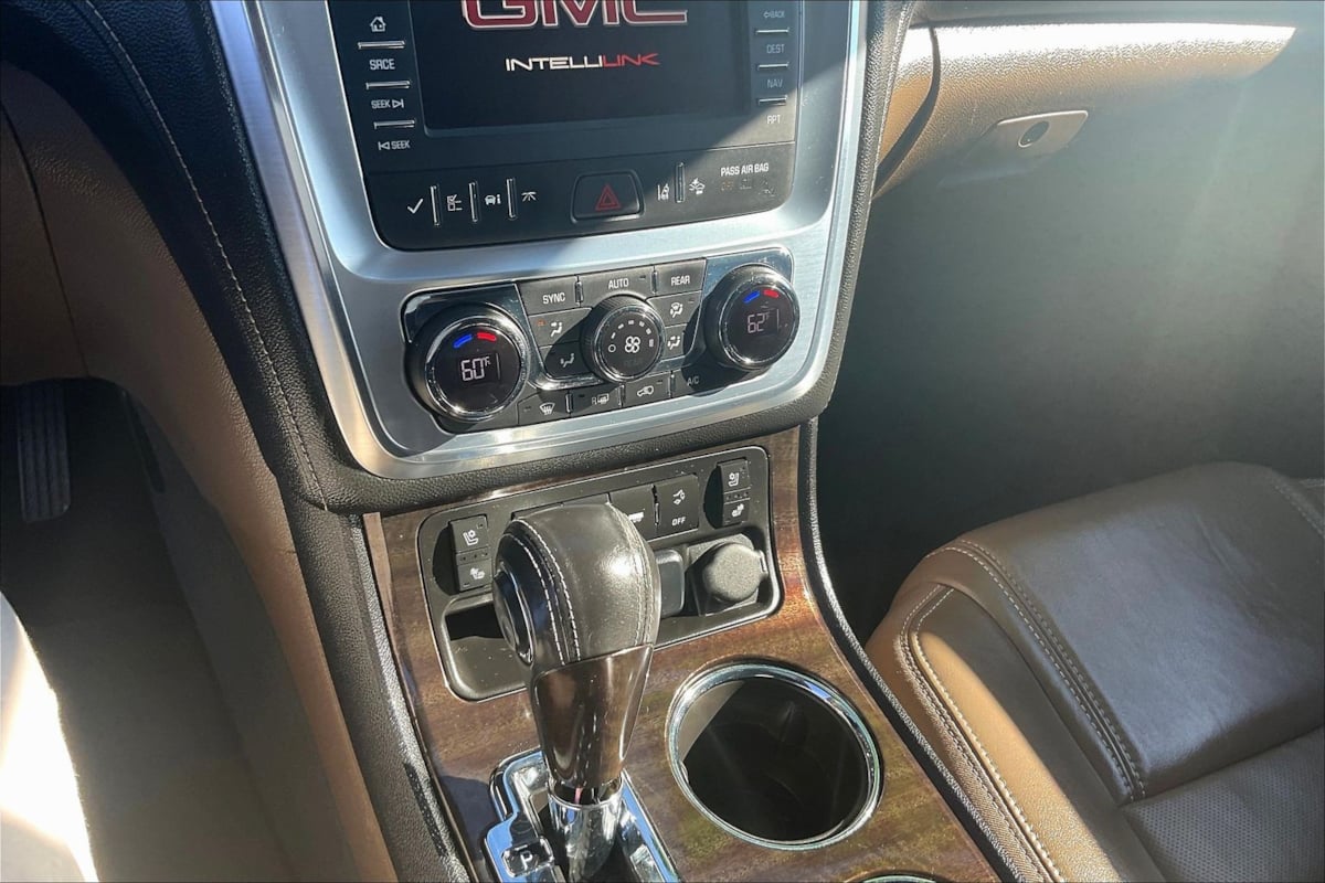 Photo 15 of this GMC Acadia