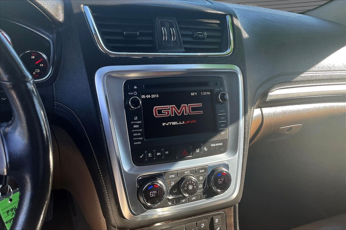 Photo 14 of this GMC Acadia