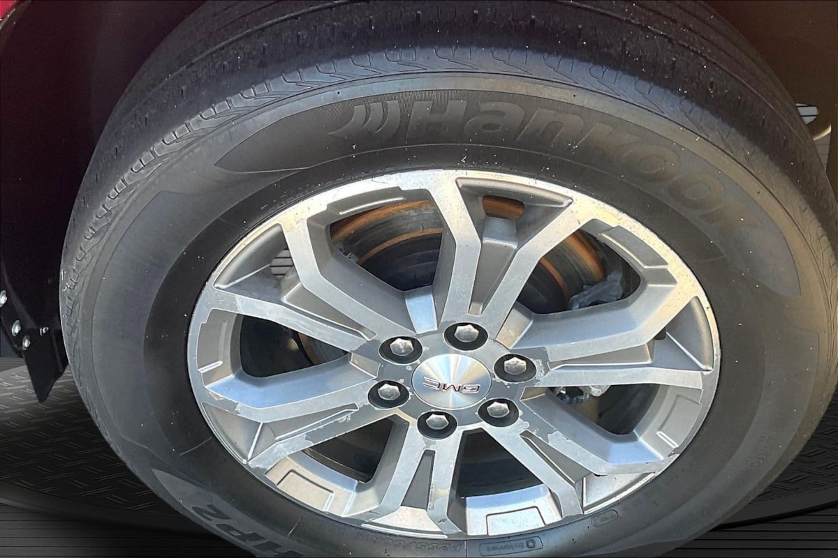 Photo 30 of this GMC Acadia