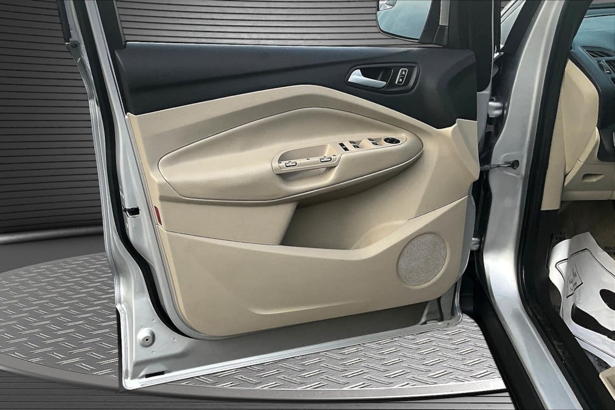 Ford Escape photo 17