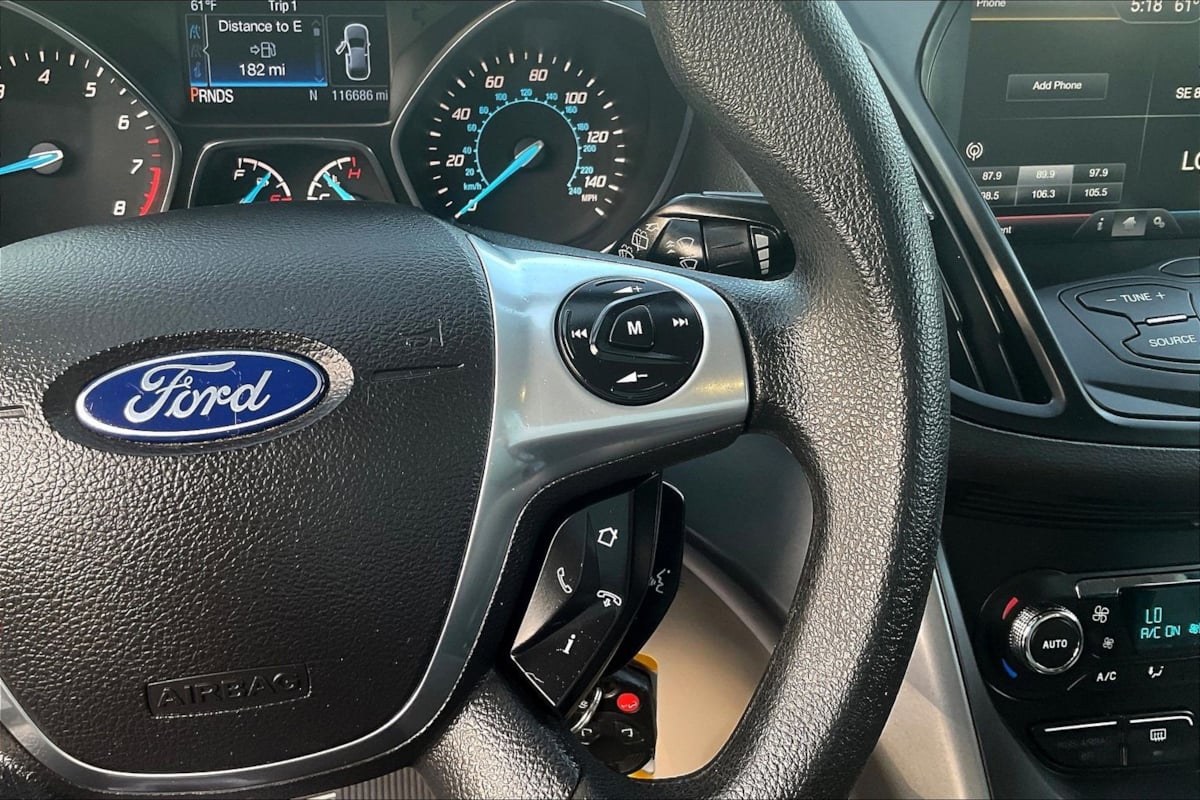 Ford Escape photo 9