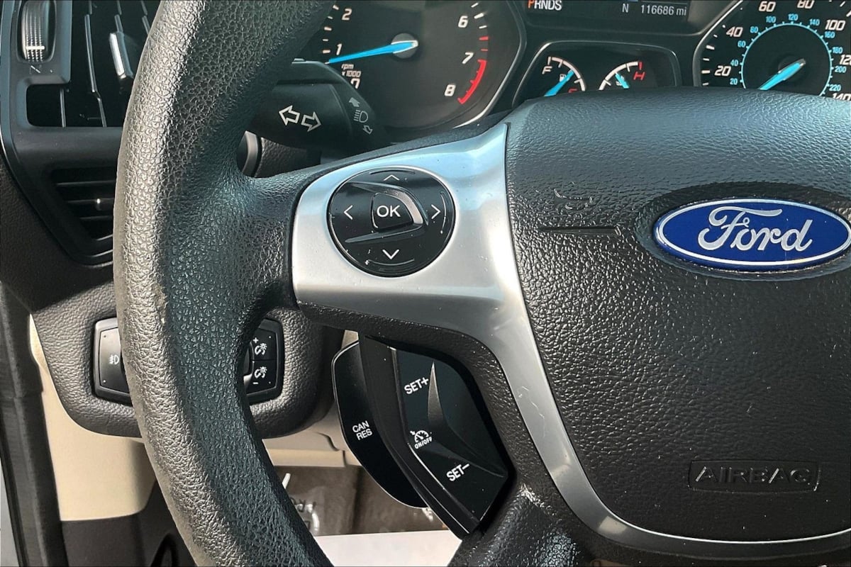Ford Escape photo 8