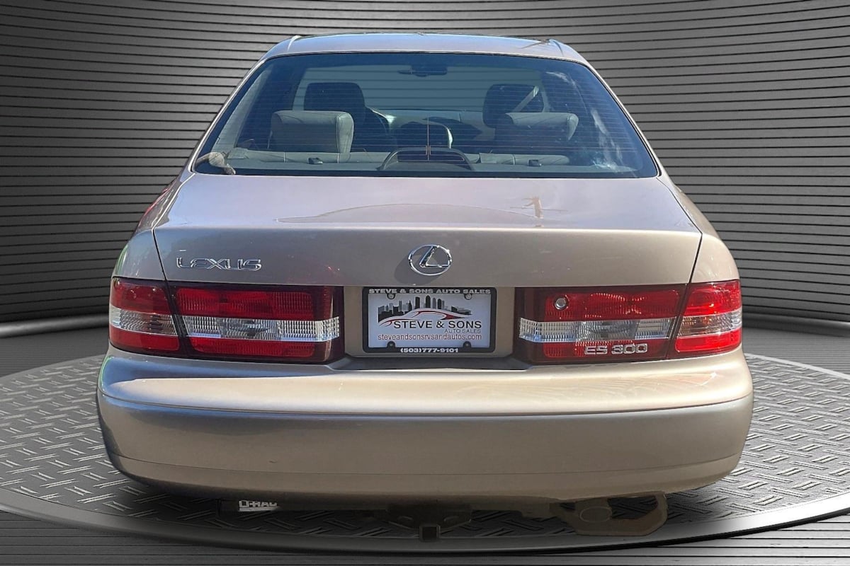 Lexus ES photo 5
