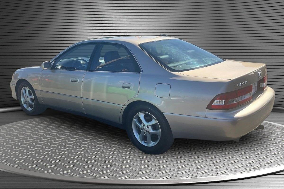 Lexus ES photo 4