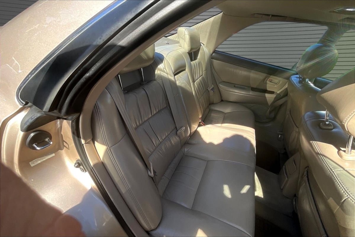 Lexus ES photo 22