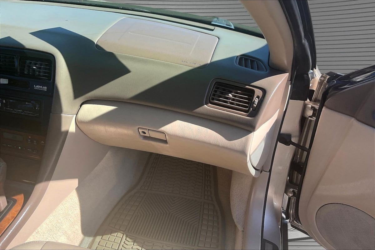 Lexus ES photo 23