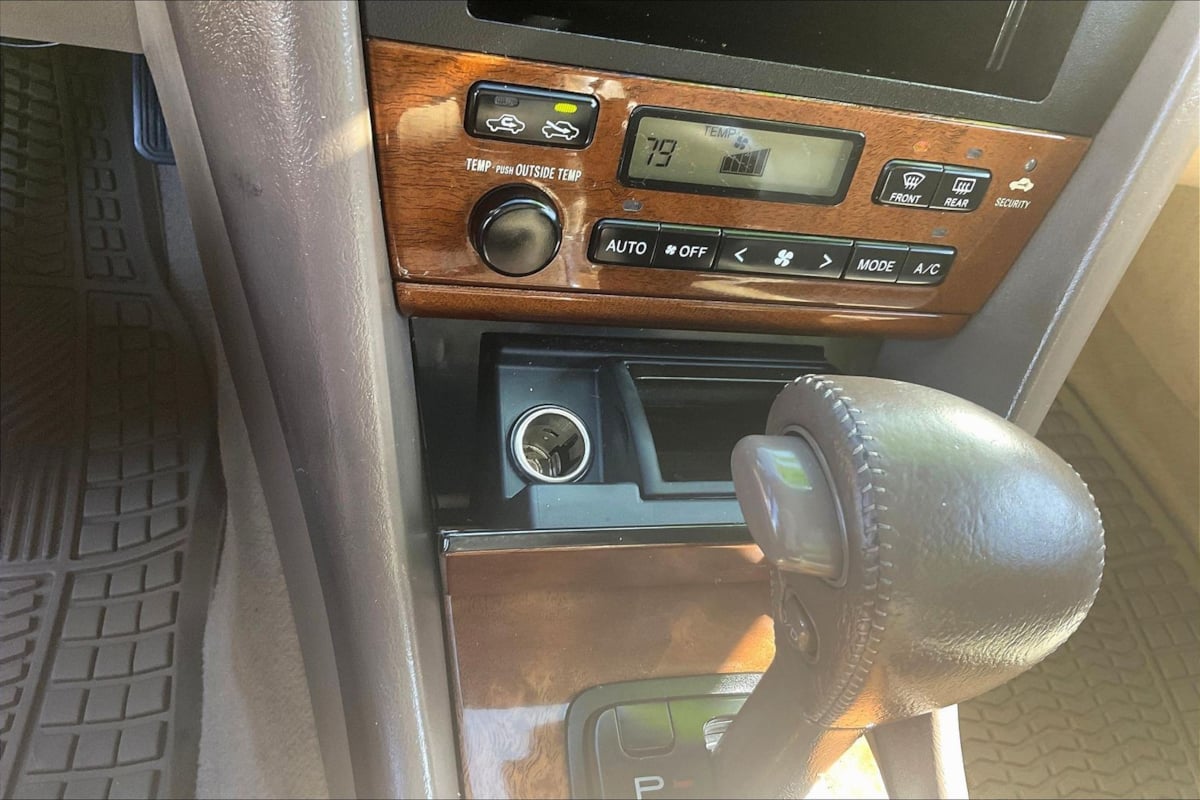 Lexus ES photo 13