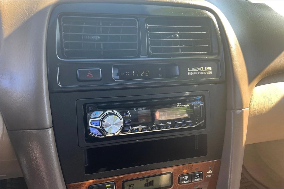 Lexus ES photo 11
