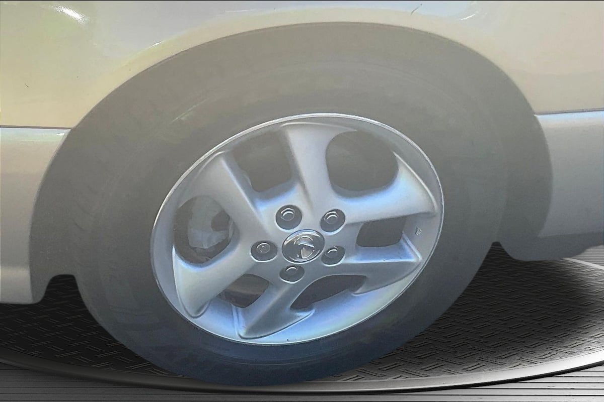Lexus ES photo 31
