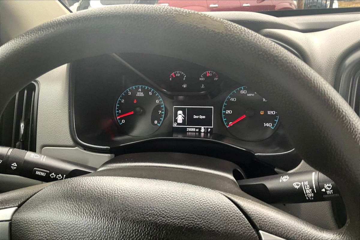 Chevrolet Colorado photo 14