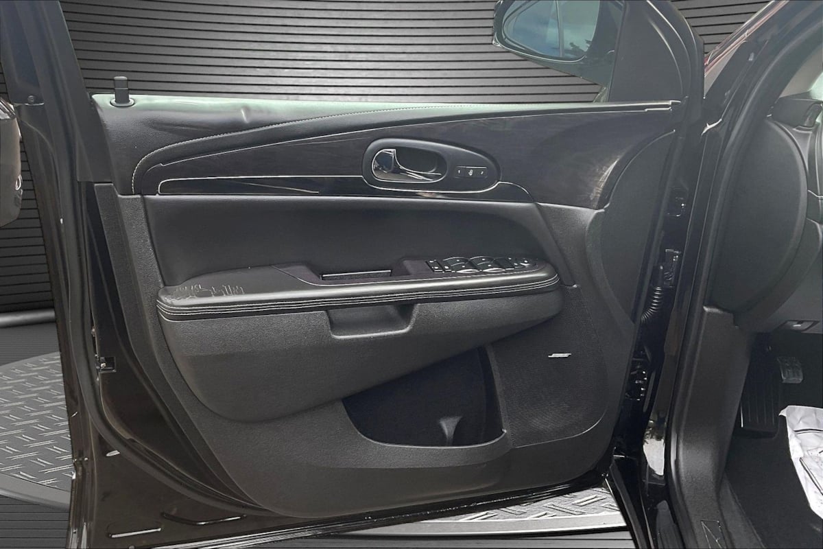 Buick Enclave photo 19