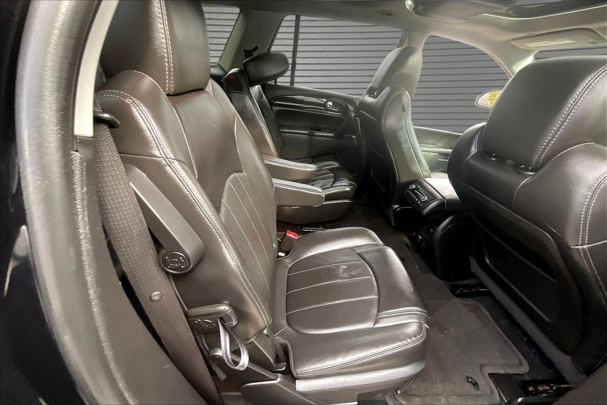 Buick Enclave photo 24