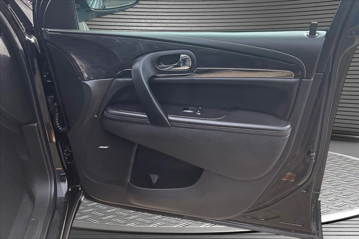 Buick Enclave photo 27