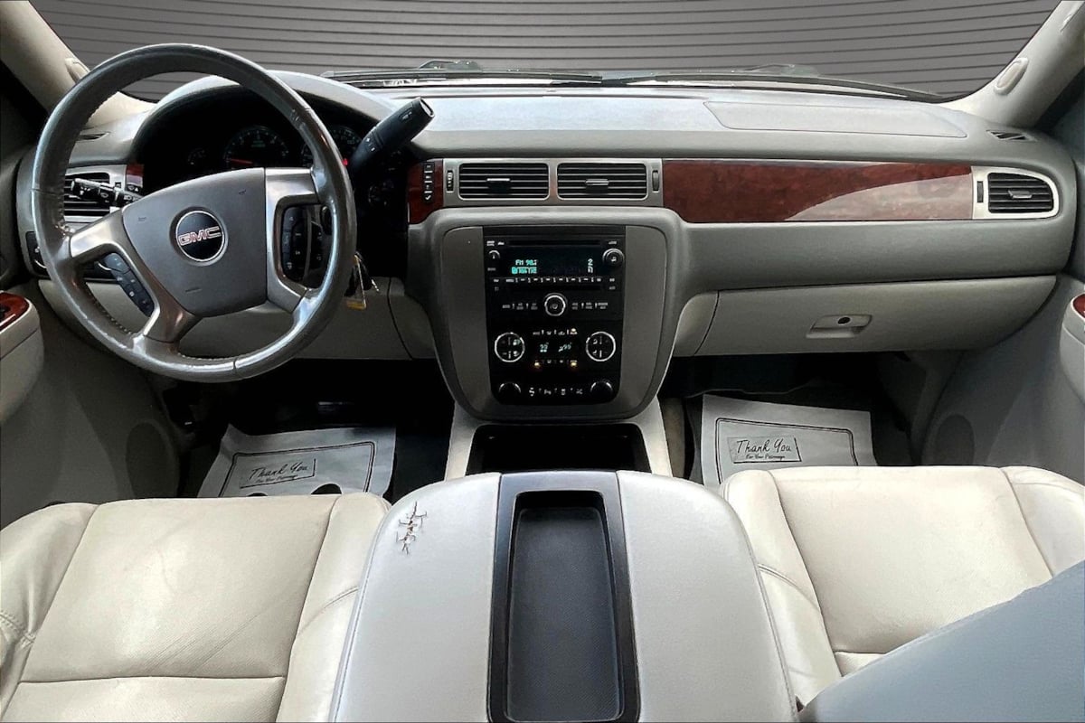 GMC Yukon photo 7