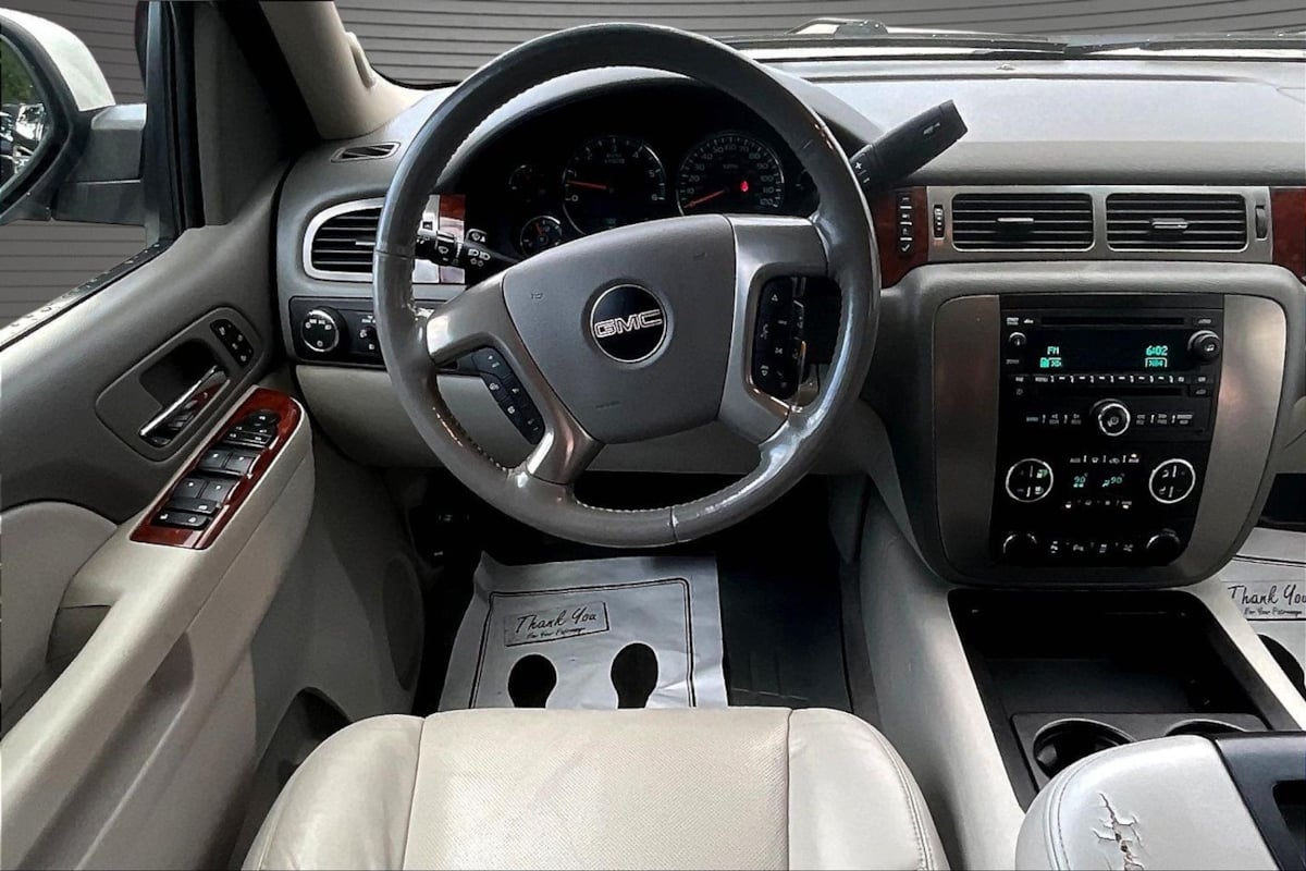 GMC Yukon photo 8