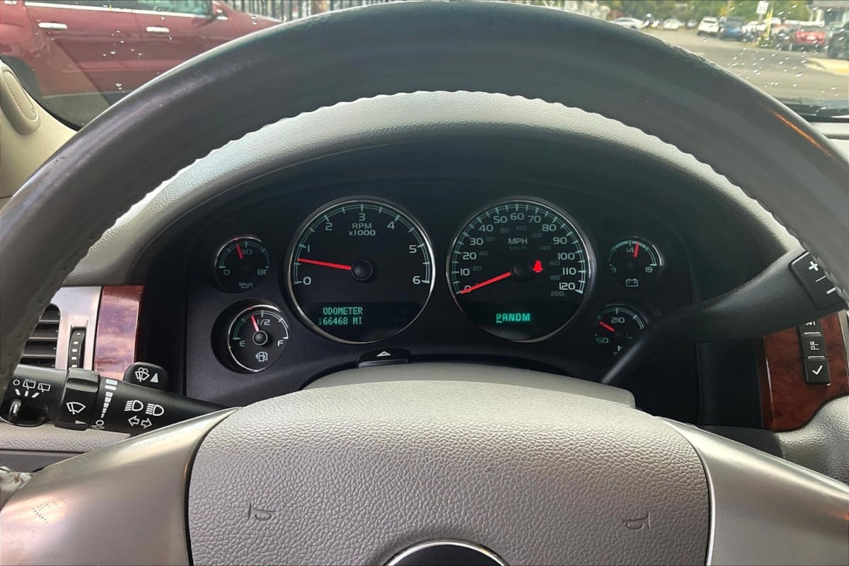 GMC Yukon photo 13
