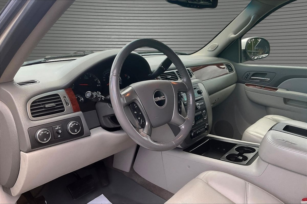 GMC Yukon photo 16