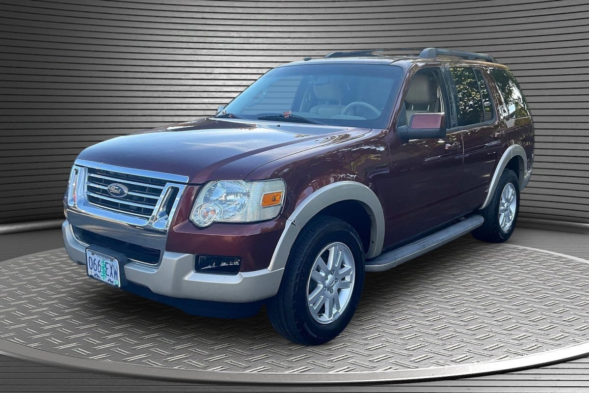 Ford Explorer photo 3