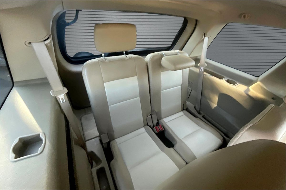Ford Explorer photo 25