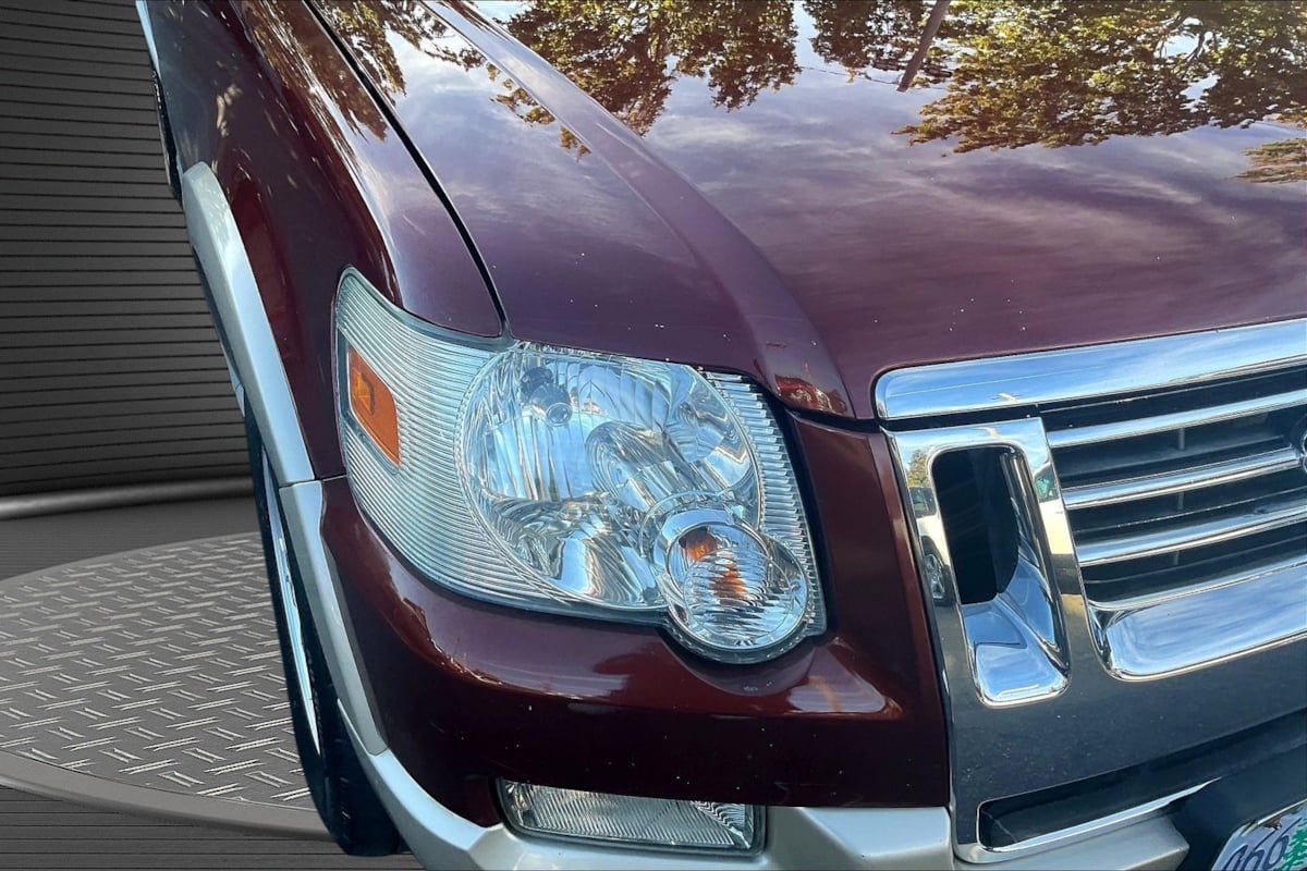 Ford Explorer photo 31