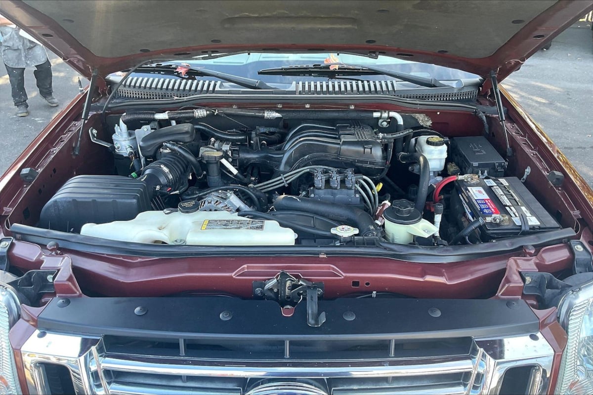 Ford Explorer photo 29